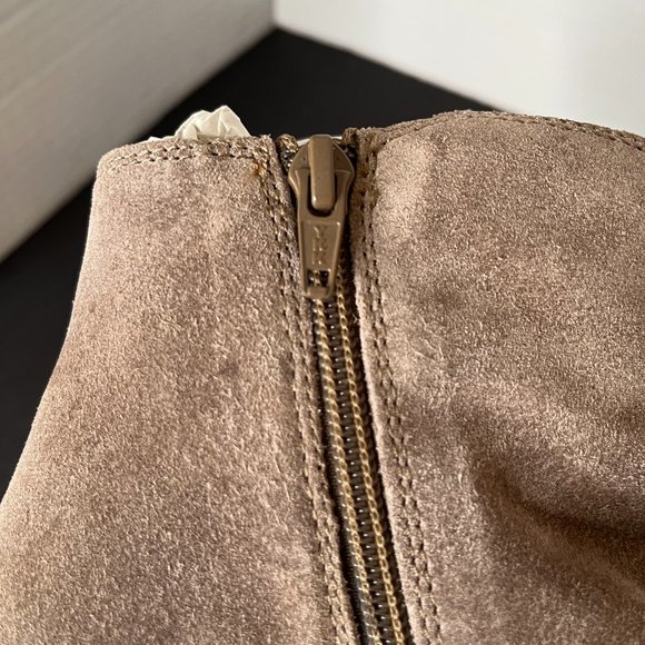 Seychelles Hawthorn Suede Ankle Bootie - Picture 9 of 11